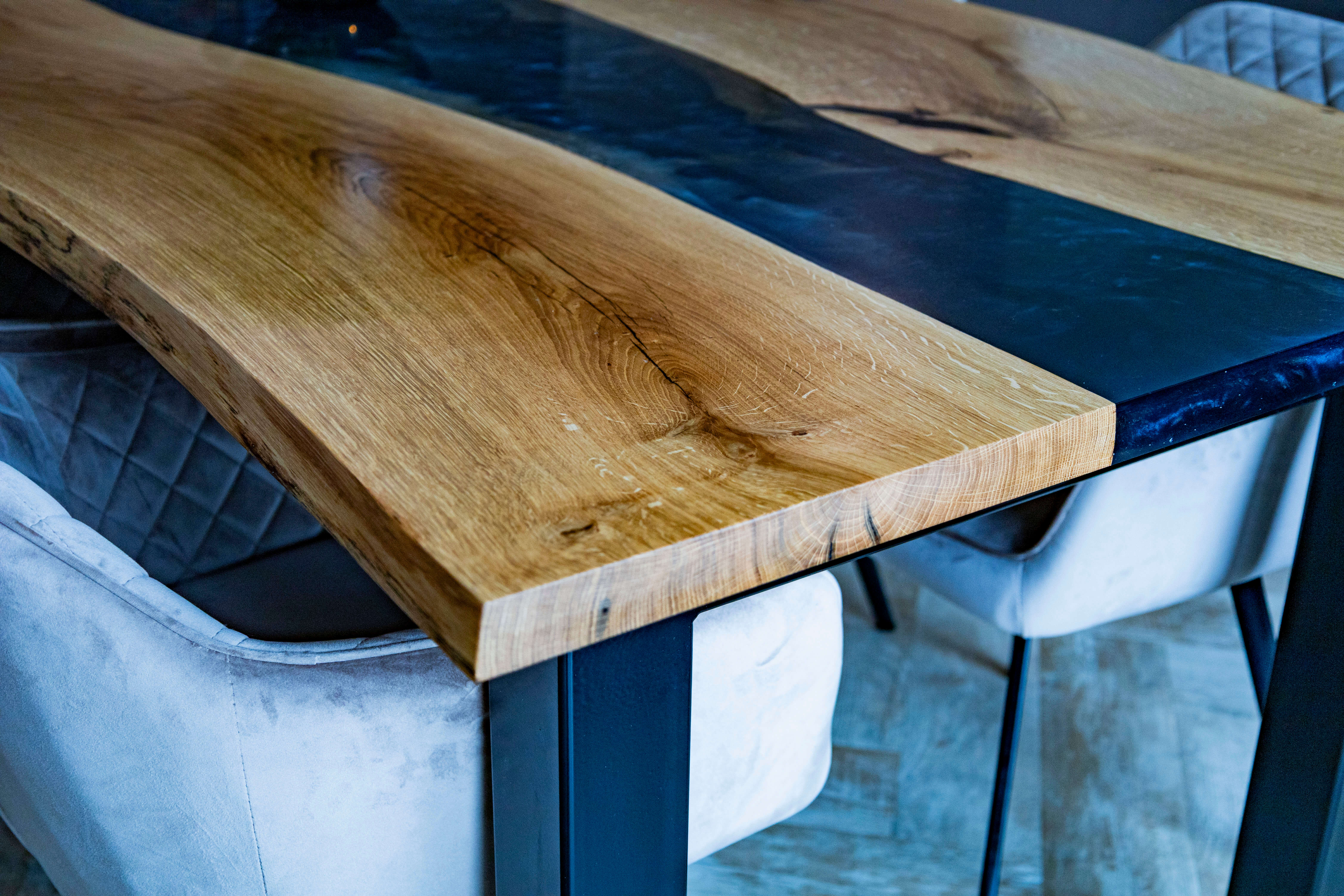 jidelni stul masiv daniel bena roznov pod radhostem